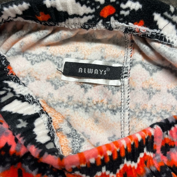 Festive Velour Red and Black Leggings, L - Picture 4 of 8